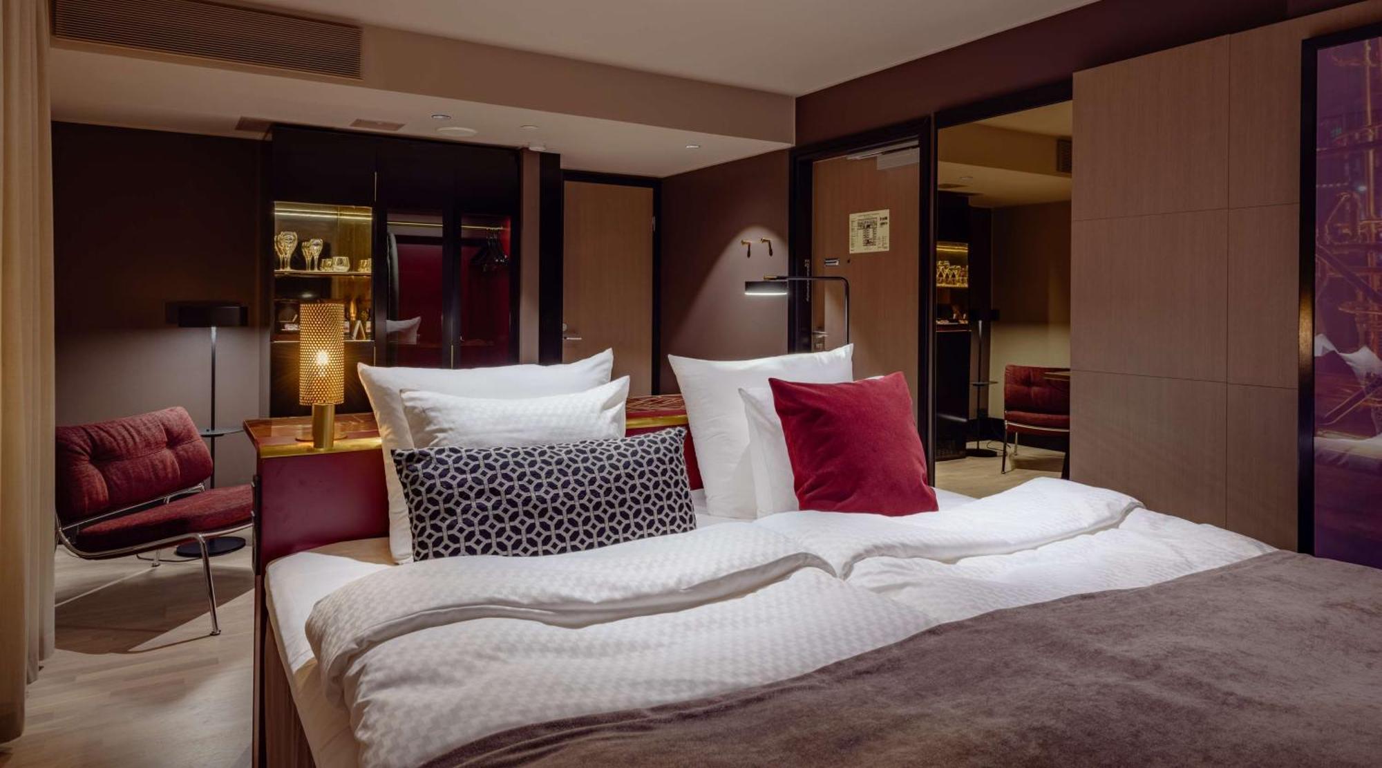 Marski By Scandic Helsinki Exterior photo A bedroom at the hotel