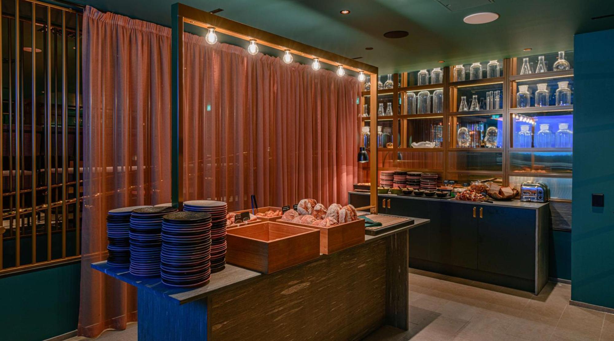Marski By Scandic Helsinki Exterior photo The buffet at the restaurant