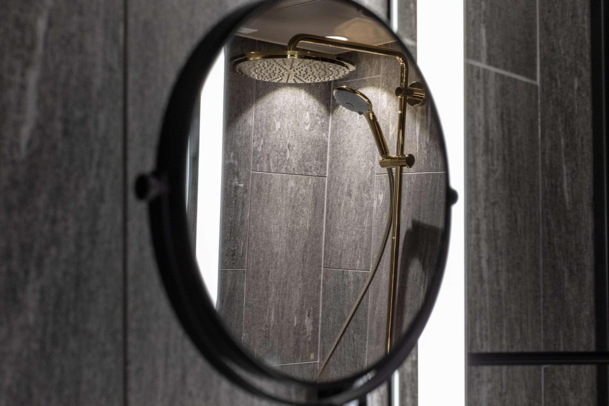 Marski By Scandic Helsinki Exterior photo A shower head
