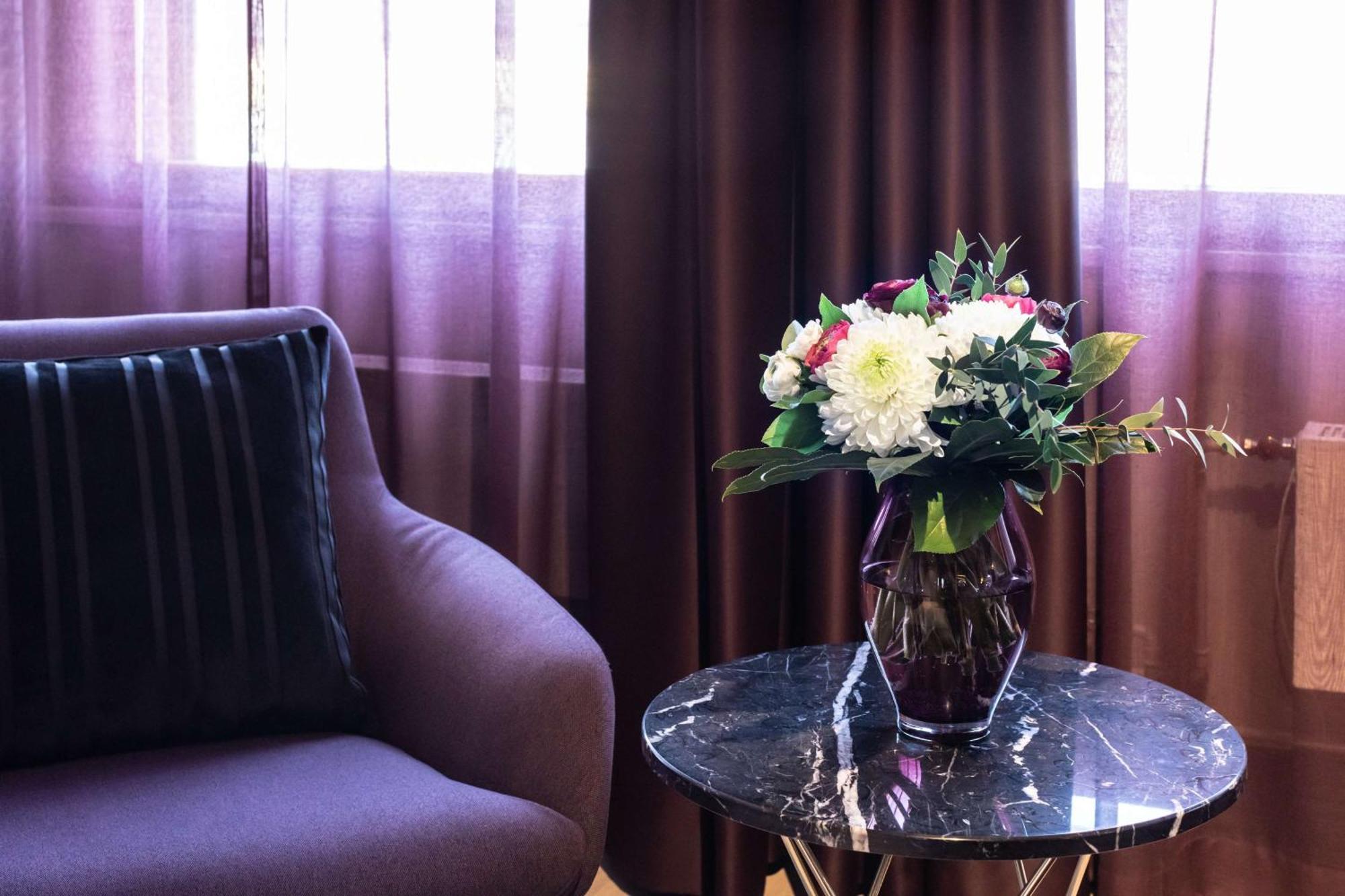 Marski By Scandic Helsinki Exterior photo A bouquet of flowers
